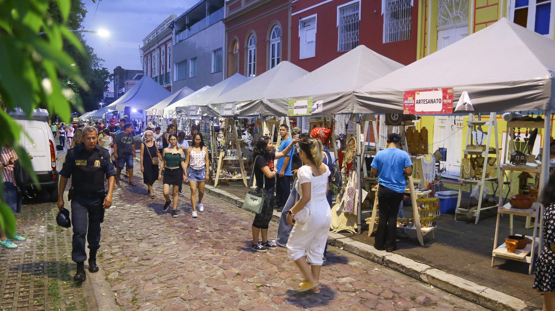 Prefeitura promove feira de economia solidária e criativa no ‘#SouManaus Passo a Paço 2023’